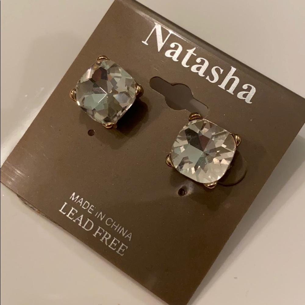 Natasha stud earrings gold color